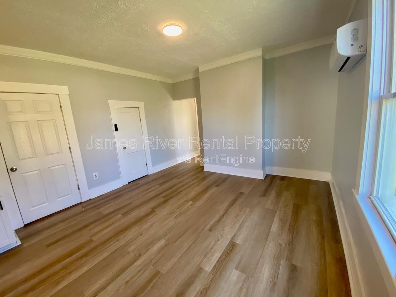 1009 4th St #1 - Photo 2 of 11