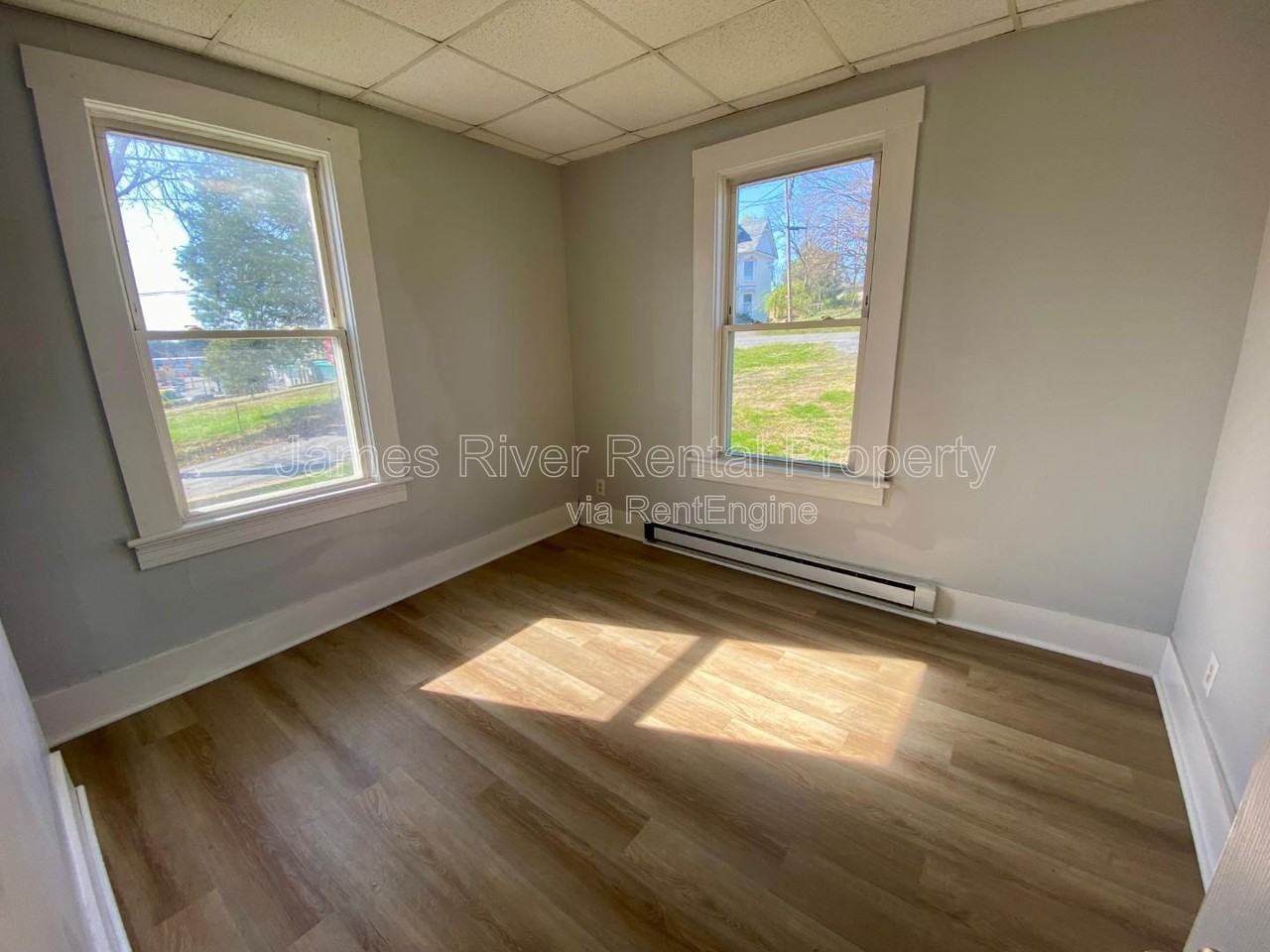 1009 4th St #1 - Photo 3 of 11