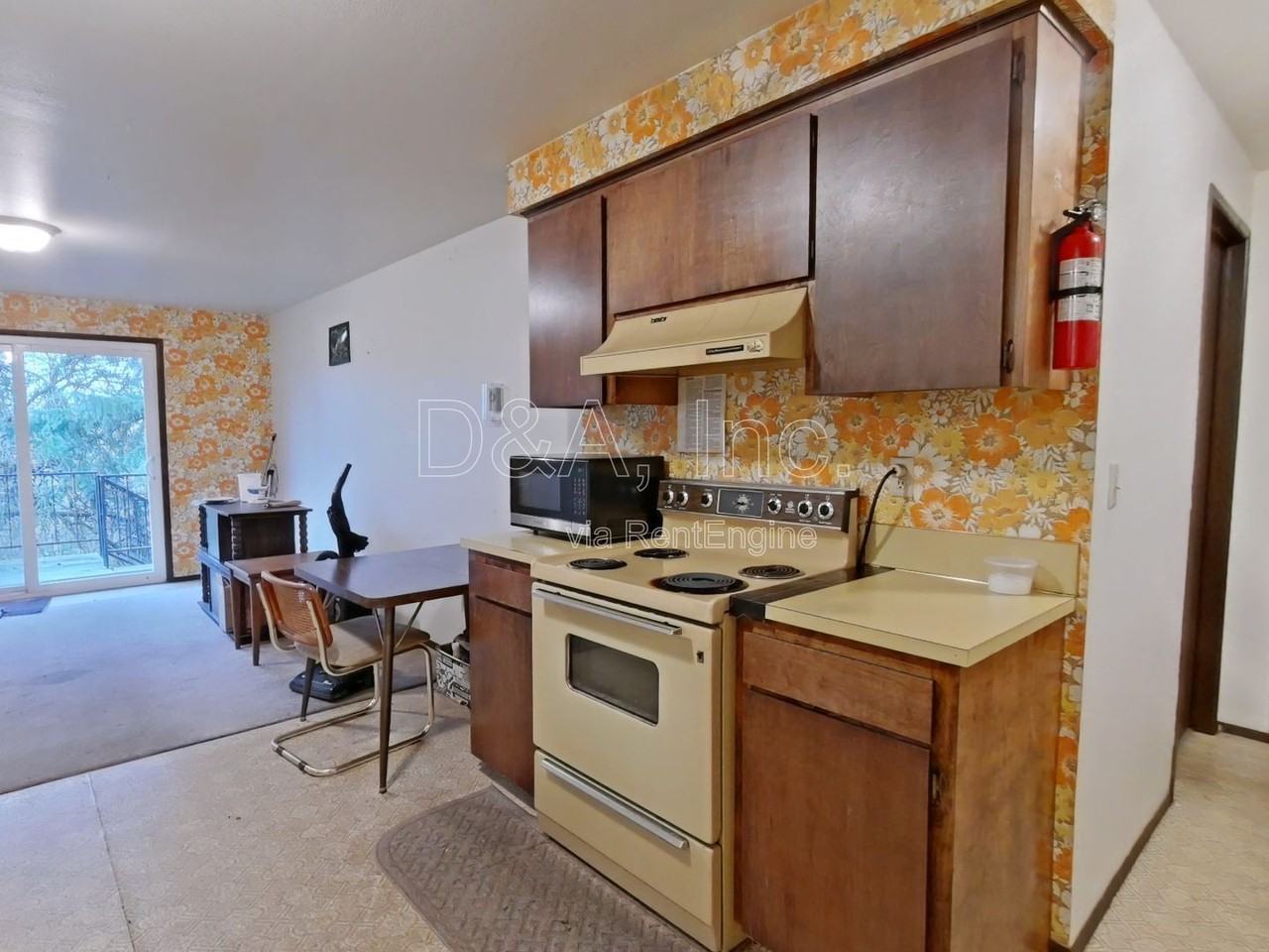 697 Jefferson St Se #10 - Photo 7 of 9