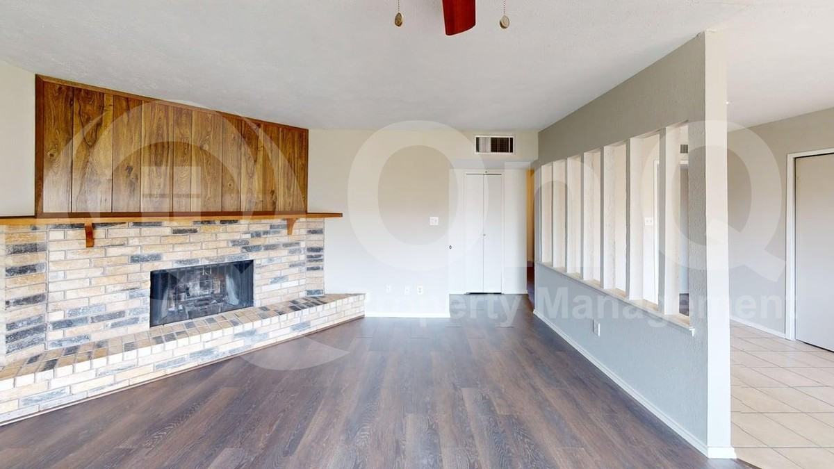 5656 Pearce St - Photo 5 of 18