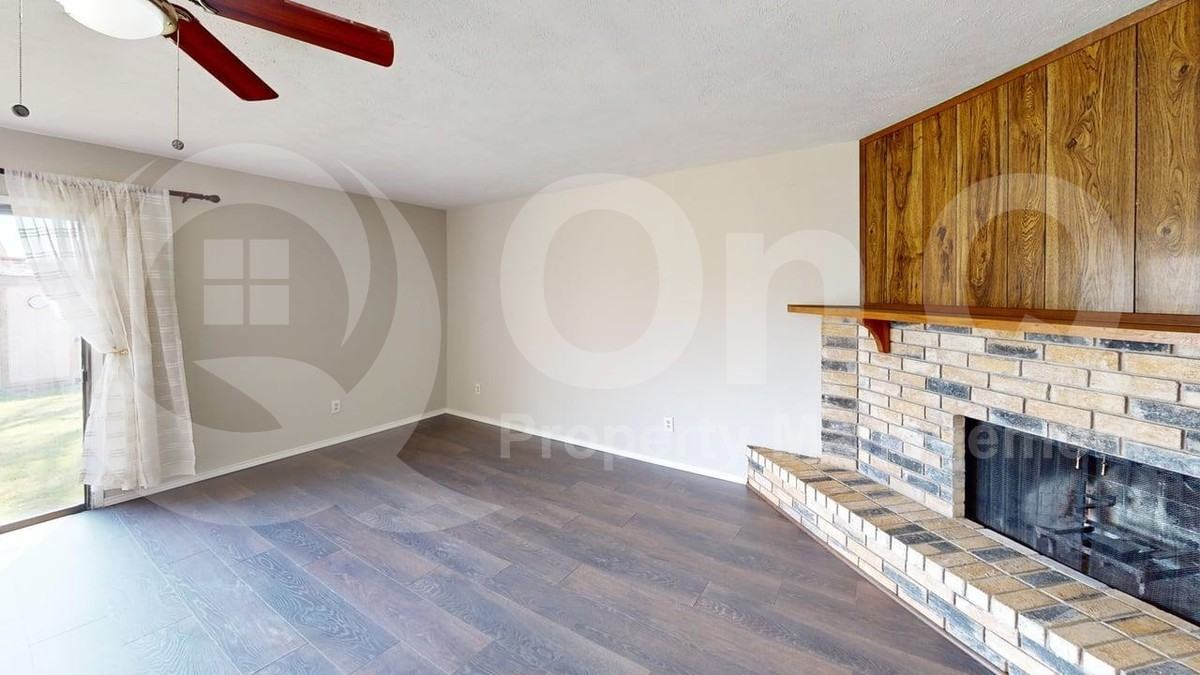 5656 Pearce St - Photo 6 of 18