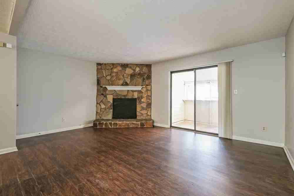 946 Ohara Dr - Photo 5 of 17