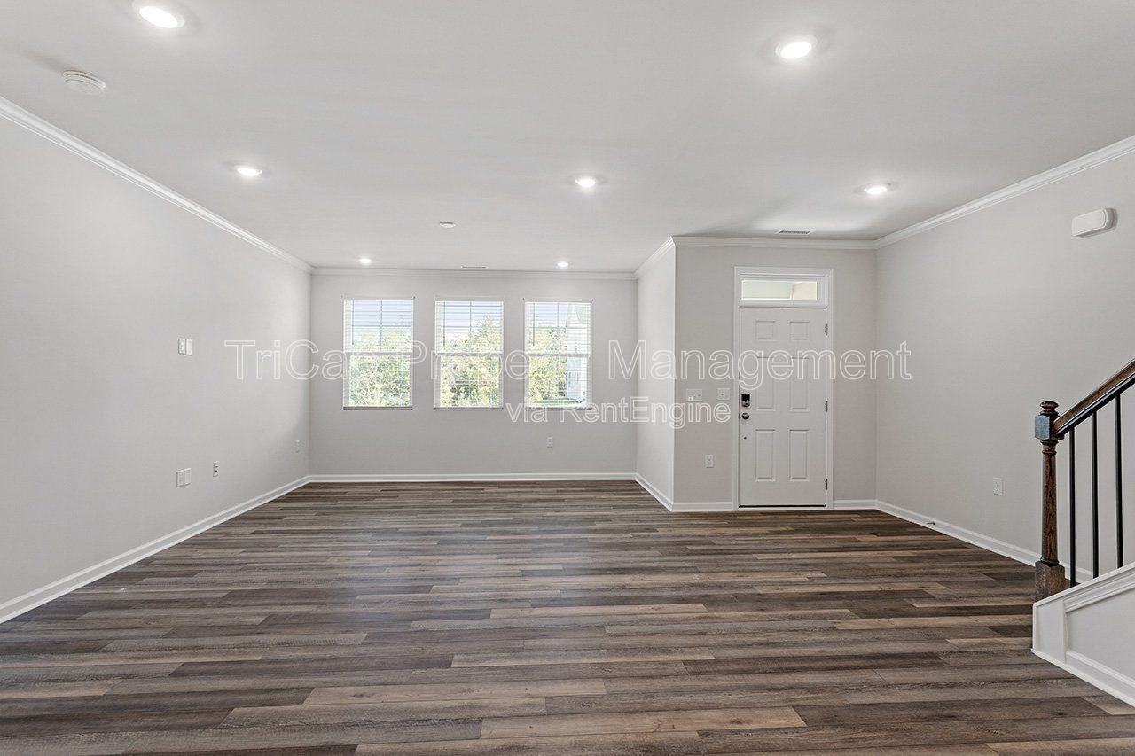 1636 Singing Bird Trl - Photo 5 of 34