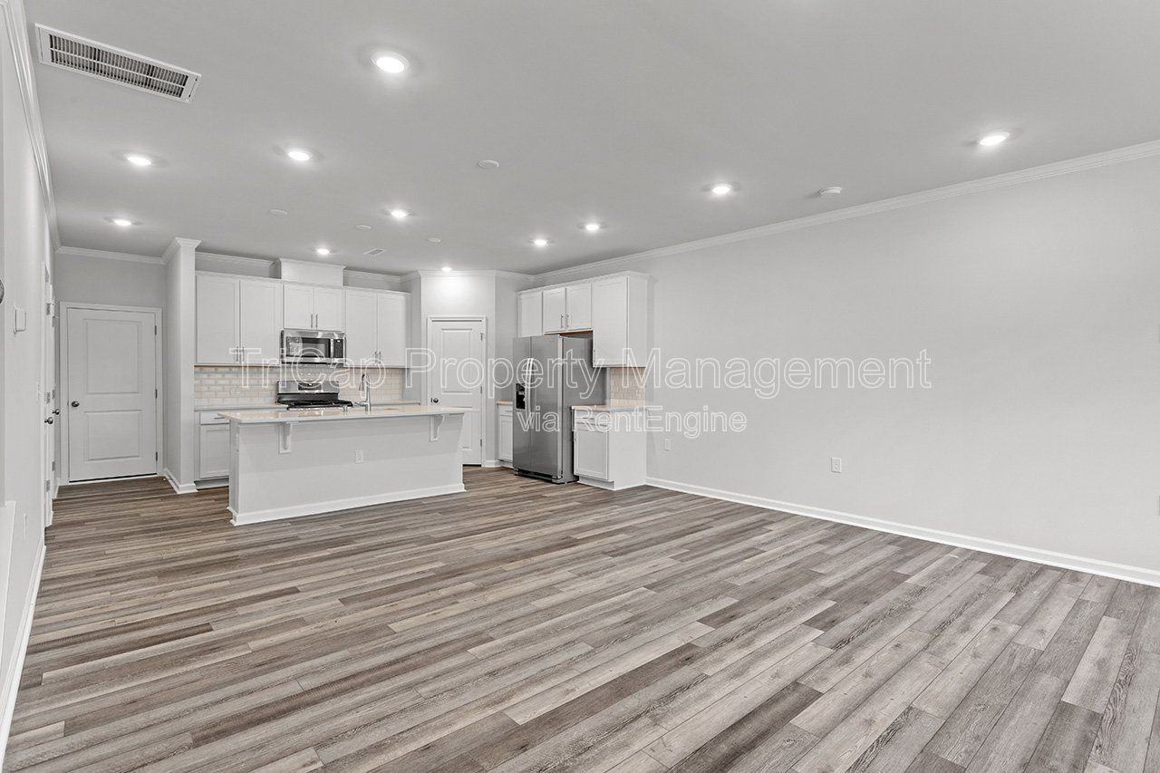 1636 Singing Bird Trl - Photo 6 of 34