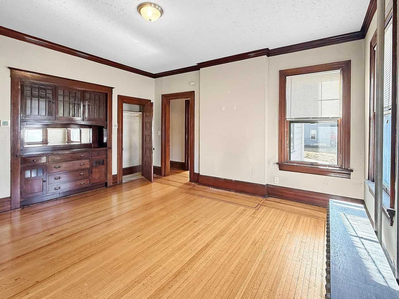 438 University Ave Ne #2 - Photo 5 of 12