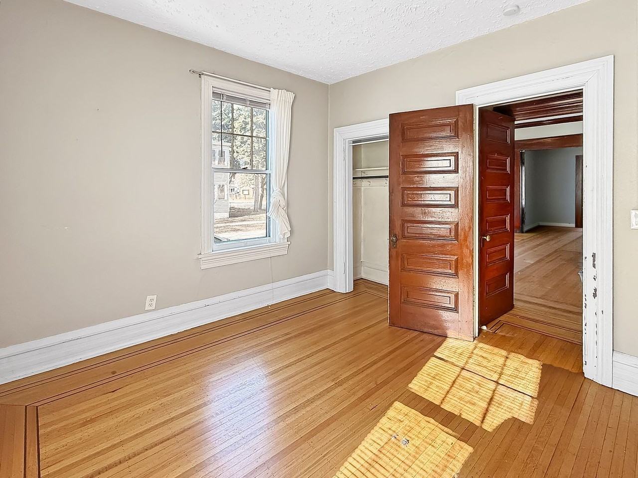 438 University Ave Ne #2 - Photo 6 of 12