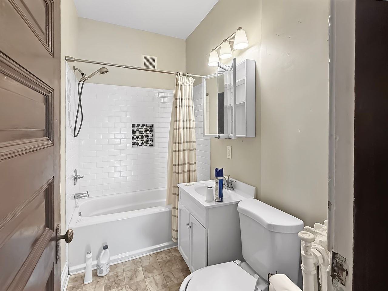 438 University Ave Ne #2 - Photo 7 of 12