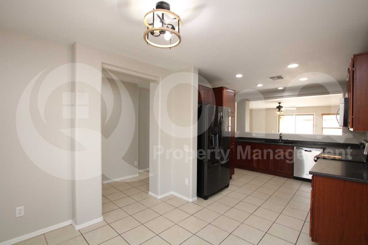 43361 W Elizabeth Ave - Photo 4 of 16