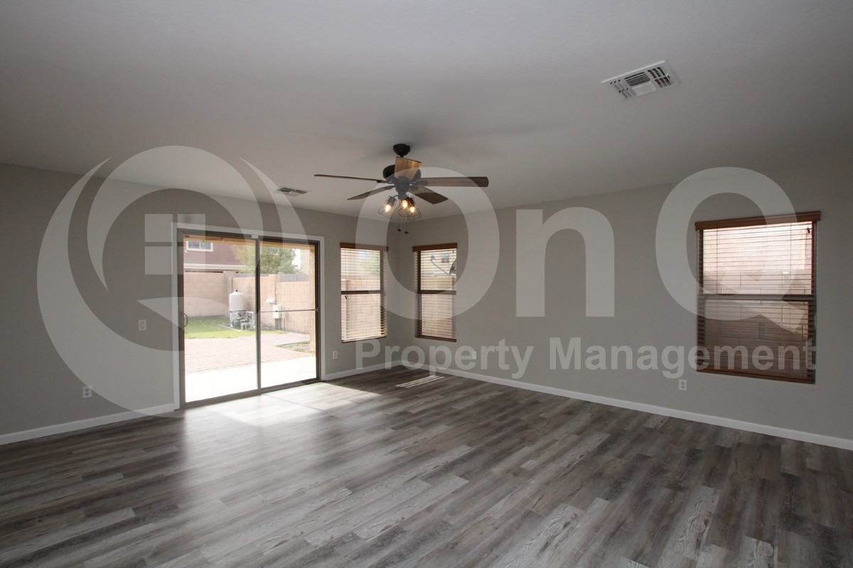 43361 W Elizabeth Ave - Photo 6 of 16