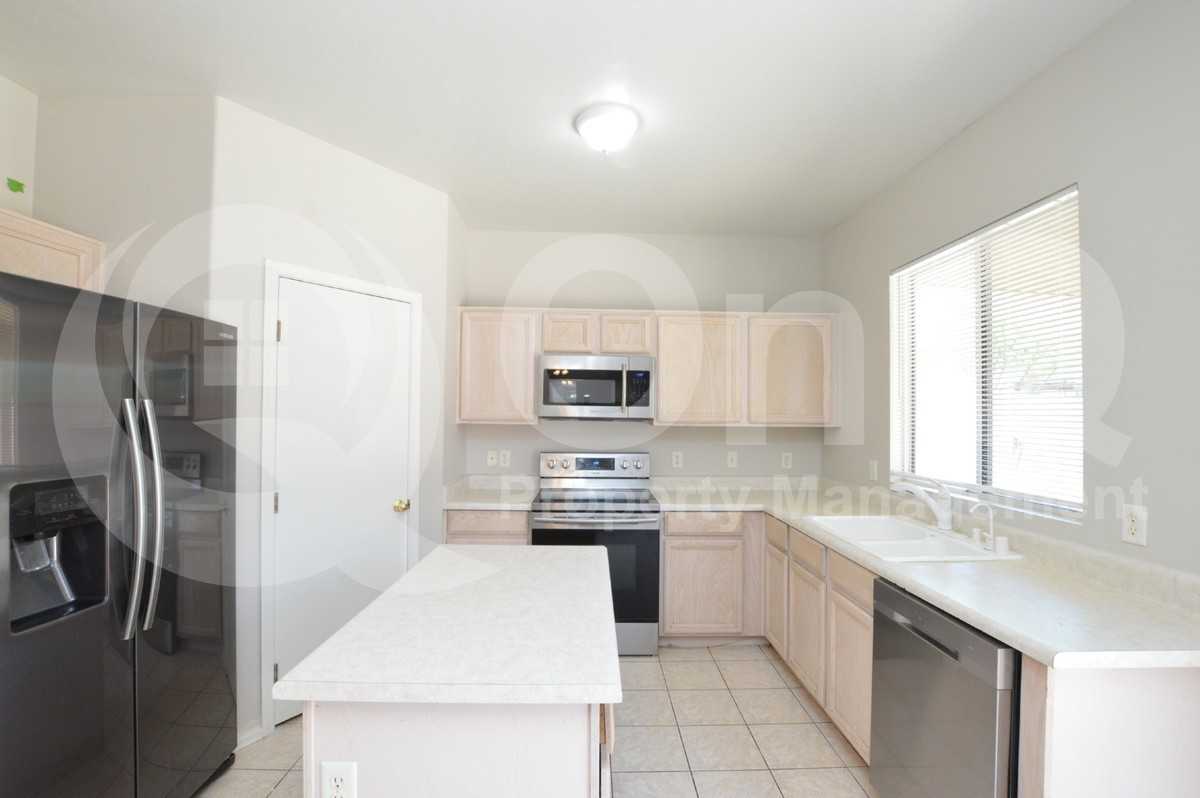 3918 W Arlington Cir - Photo 3 of 22