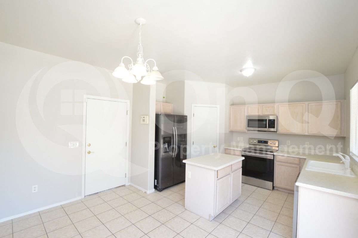 3918 W Arlington Cir - Photo 5 of 22