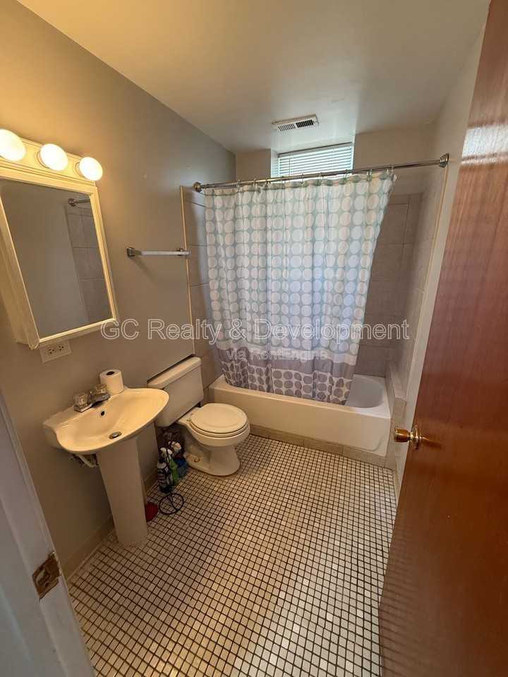 3304 W Fulton Blvd #B - Photo 3 of 6