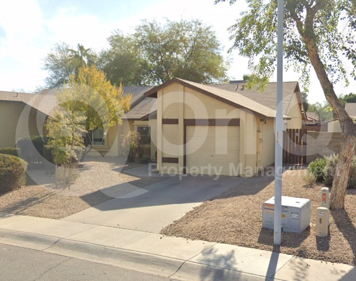 5605 W Buffalo St - Photo 2 of 7