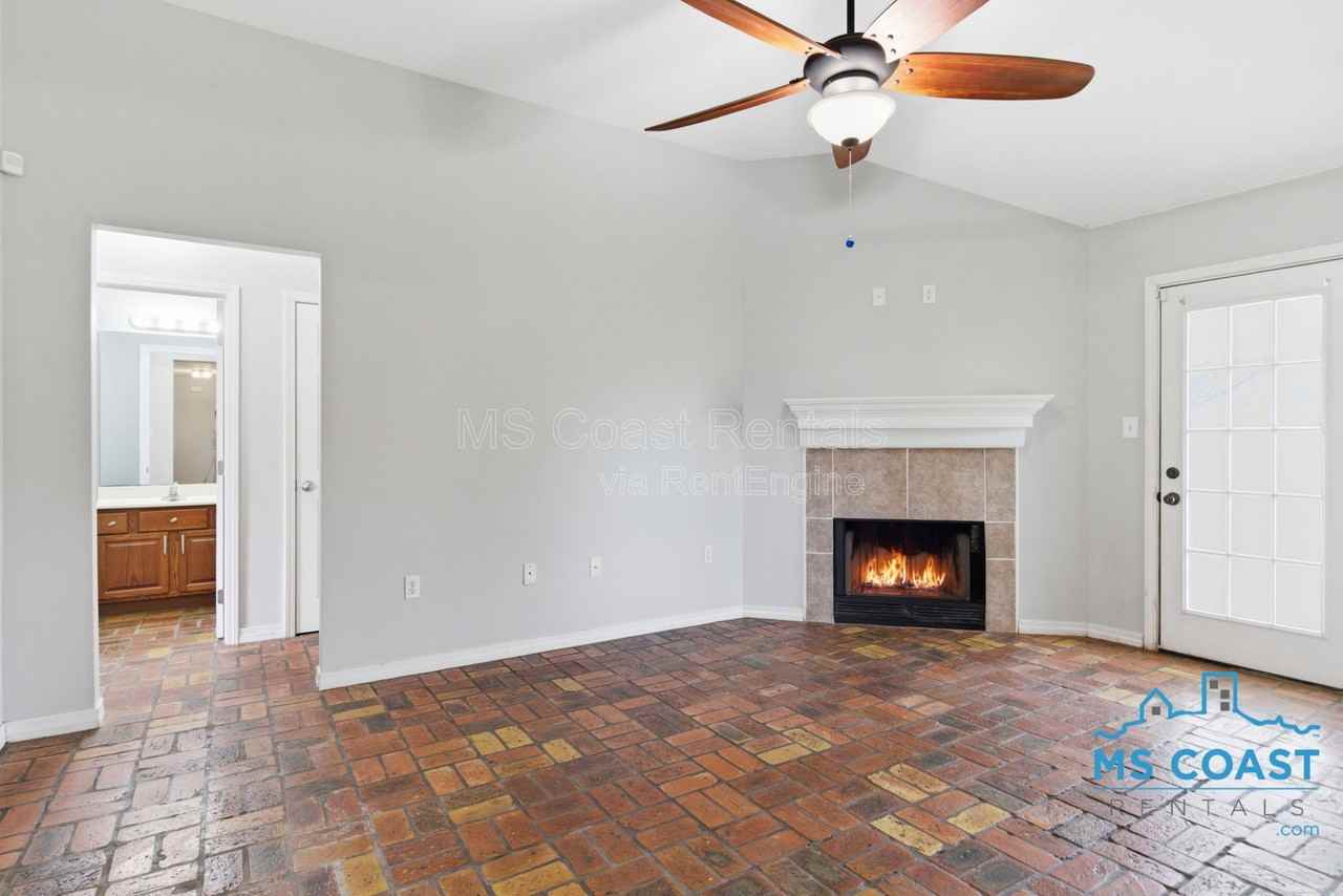 14971 Camp Ln - Photo 6 of 26