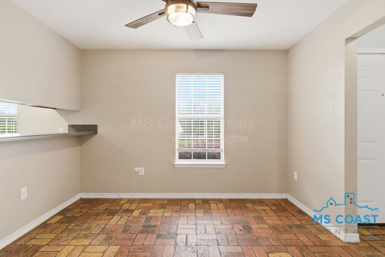 14971 Camp Ln - Photo 7 of 26