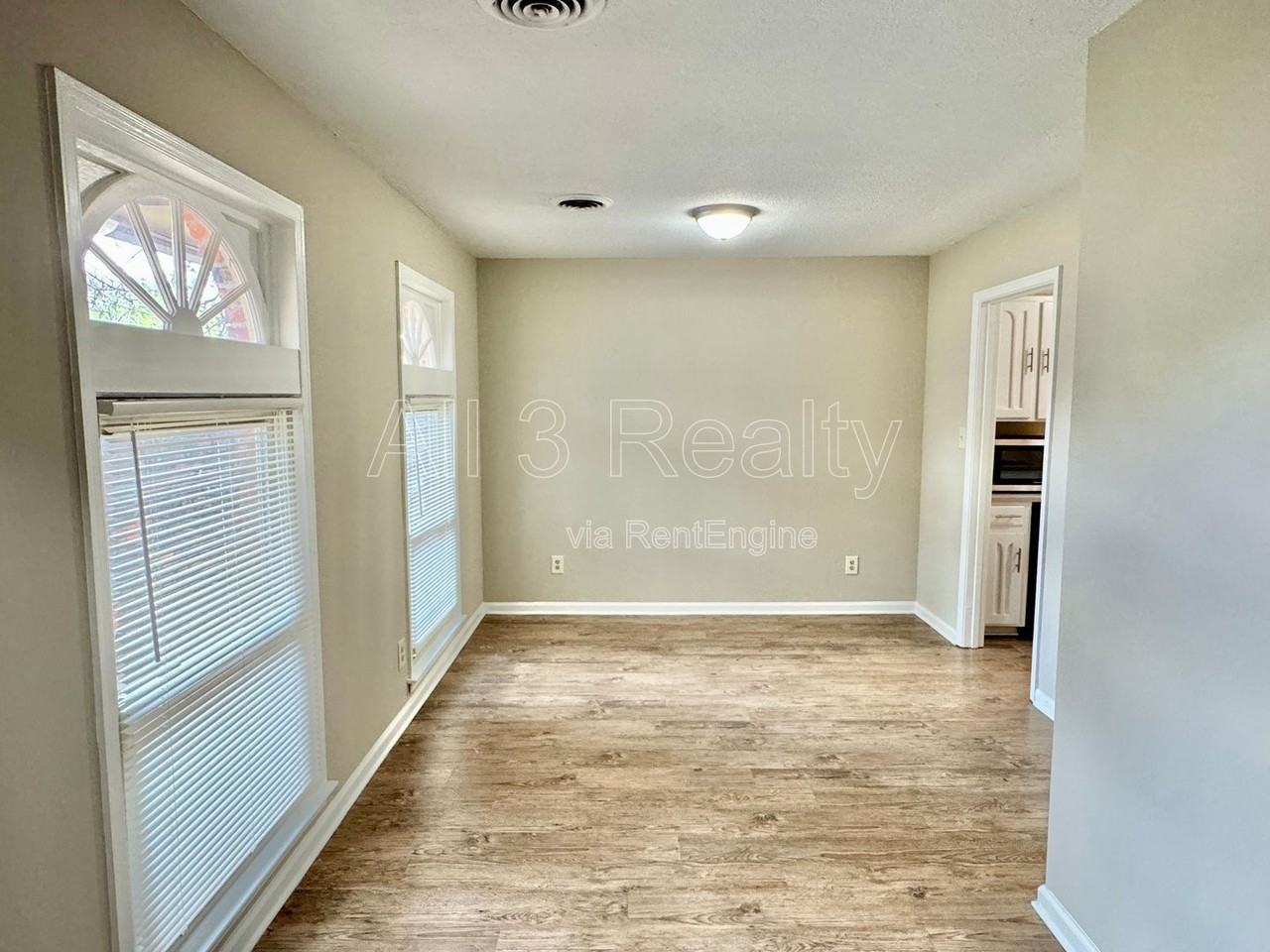 329 Northwestern Rd - Photo 5 of 39