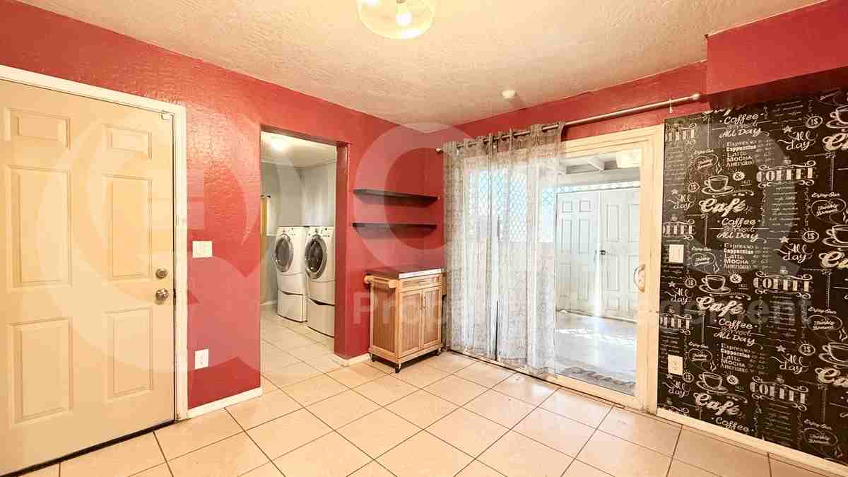 6541 W Keim Dr - Photo 4 of 14