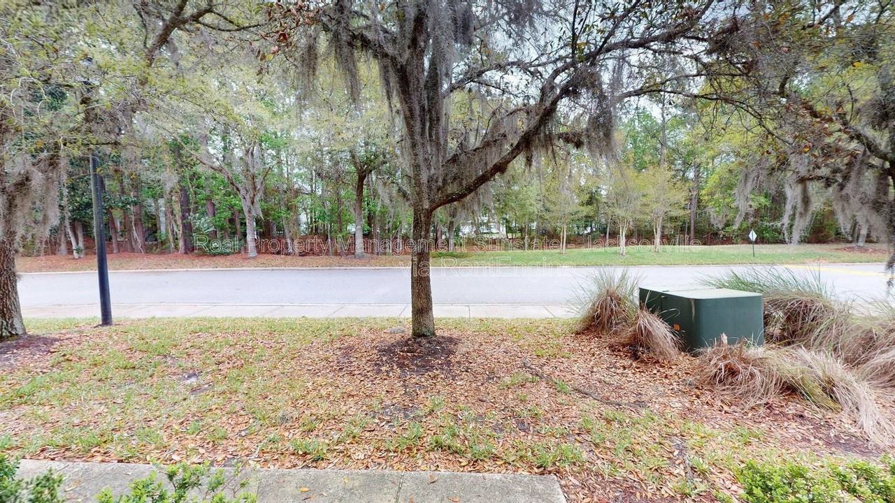 8498 Climbing Ivy Trl S - Photo 3 of 38