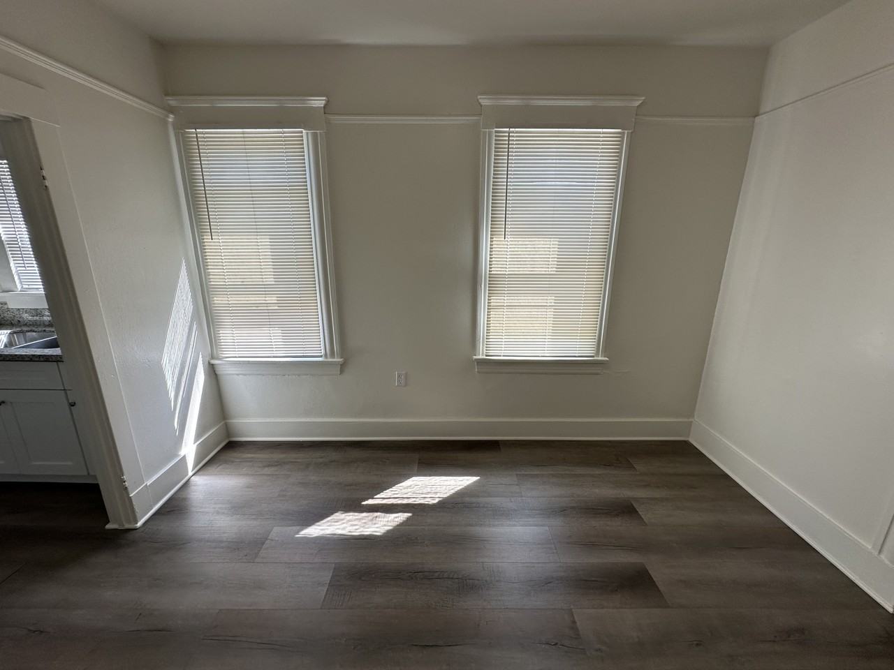 910 N Park Ave #3 - Photo 6 of 13