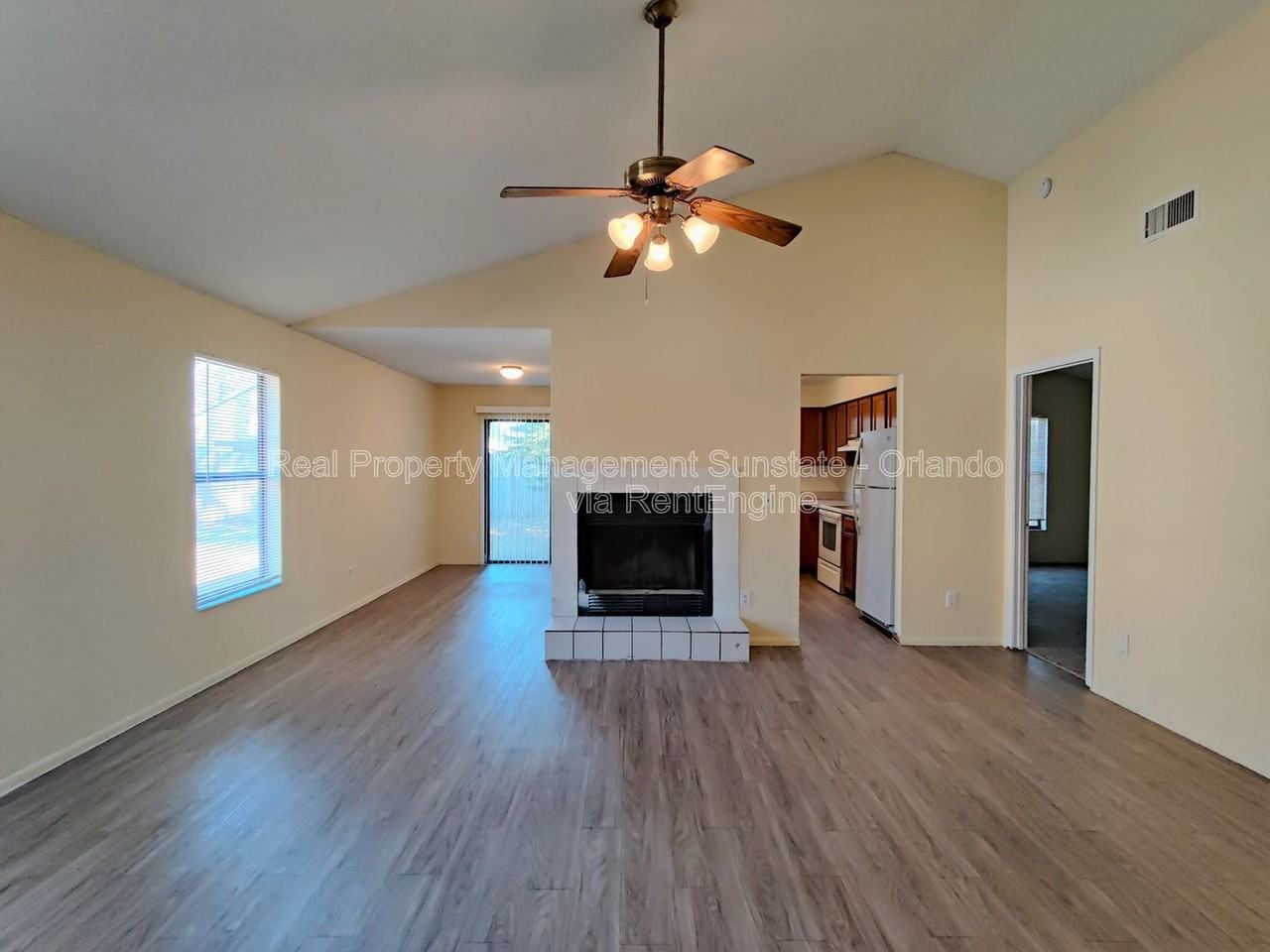 10025 Creekwater Blvd - Photo 2 of 21
