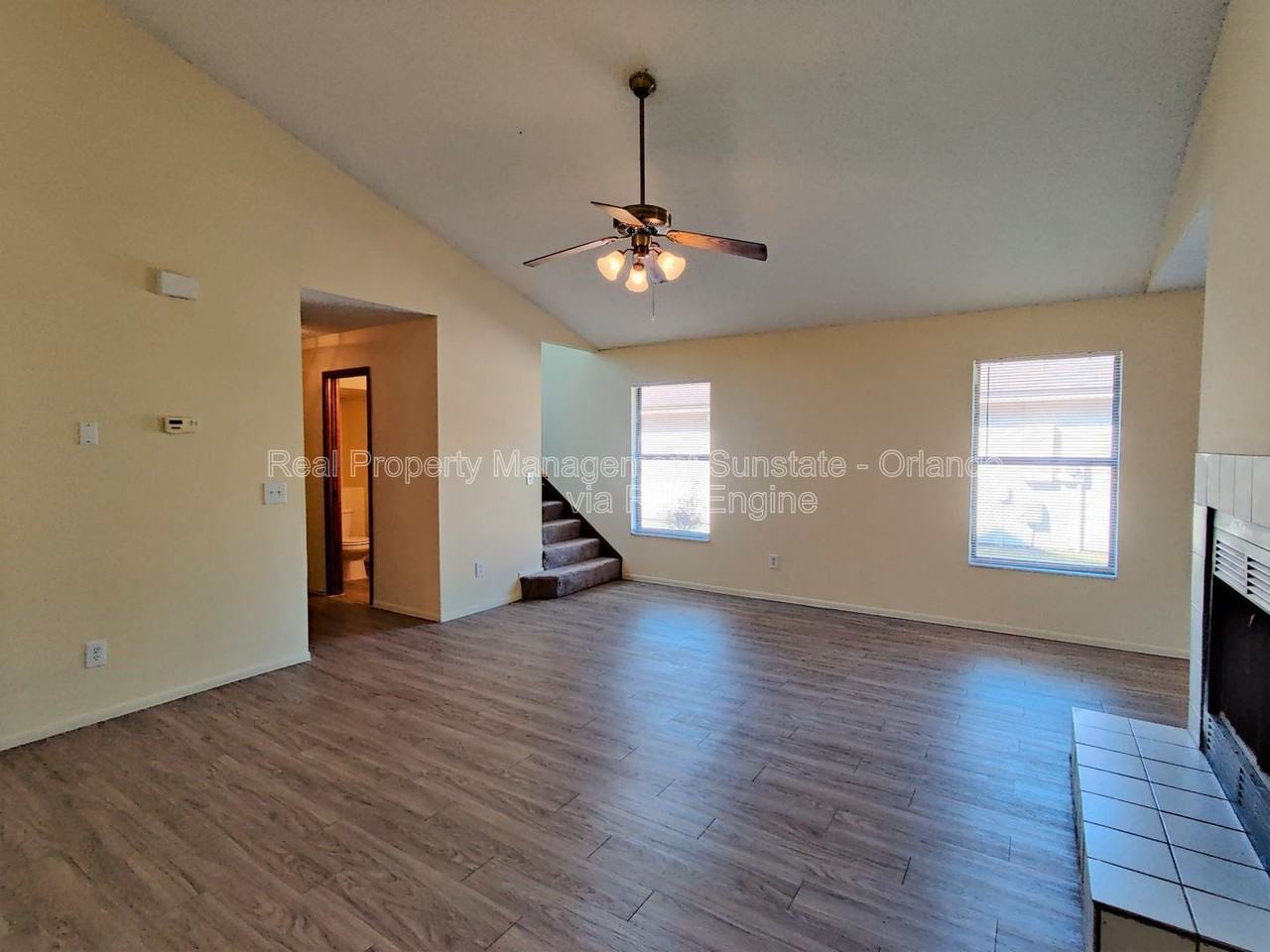 10025 Creekwater Blvd - Photo 4 of 21