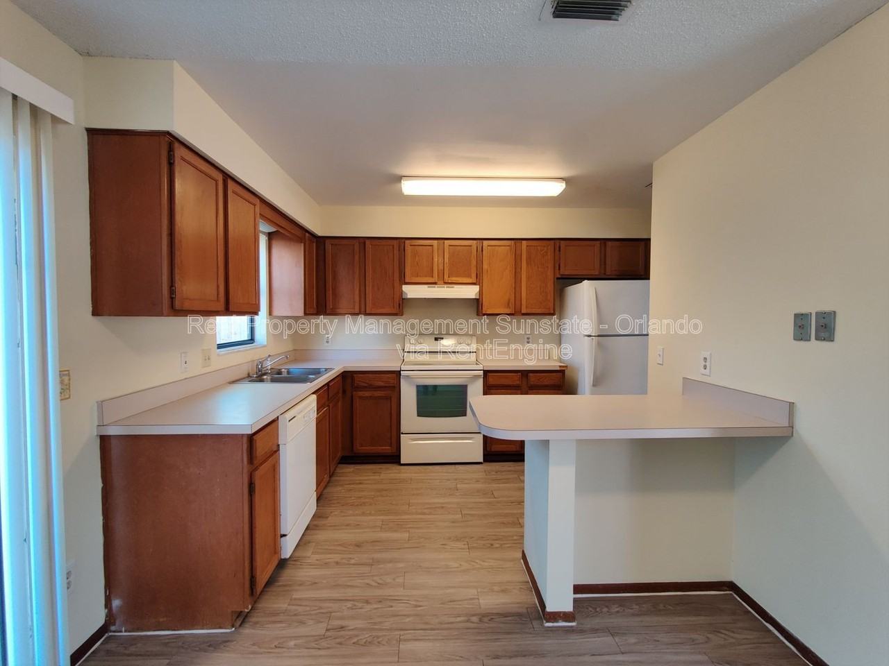 10025 Creekwater Blvd - Photo 6 of 21