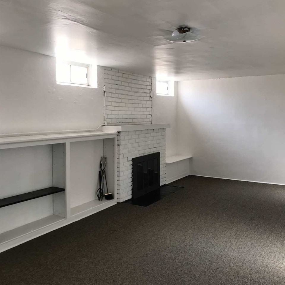 1536 Peterson St - Photo 3 of 20