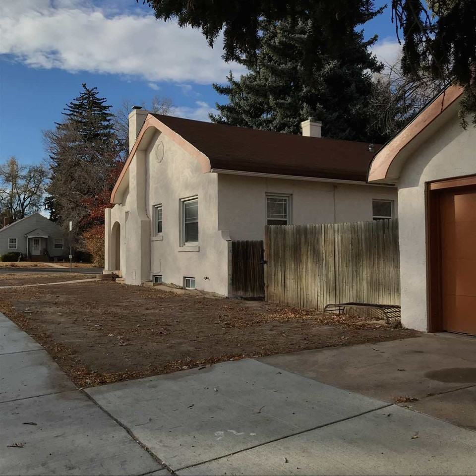1536 Peterson St - Photo 2 of 20