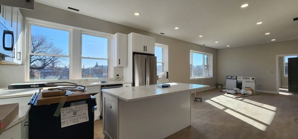 2552 S Central Park Ave #2F - Photo 2 of 14