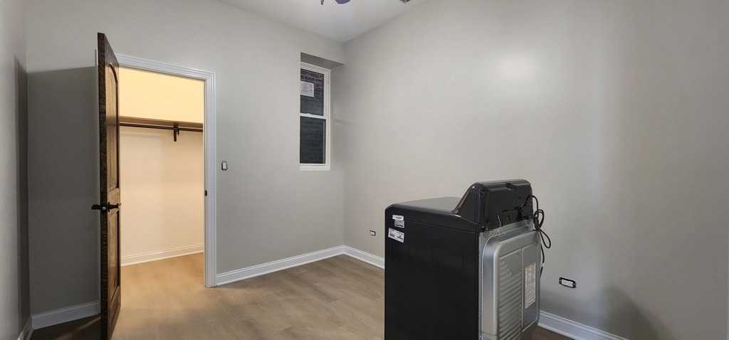 2552 S Central Park Ave #2F - Photo 4 of 14