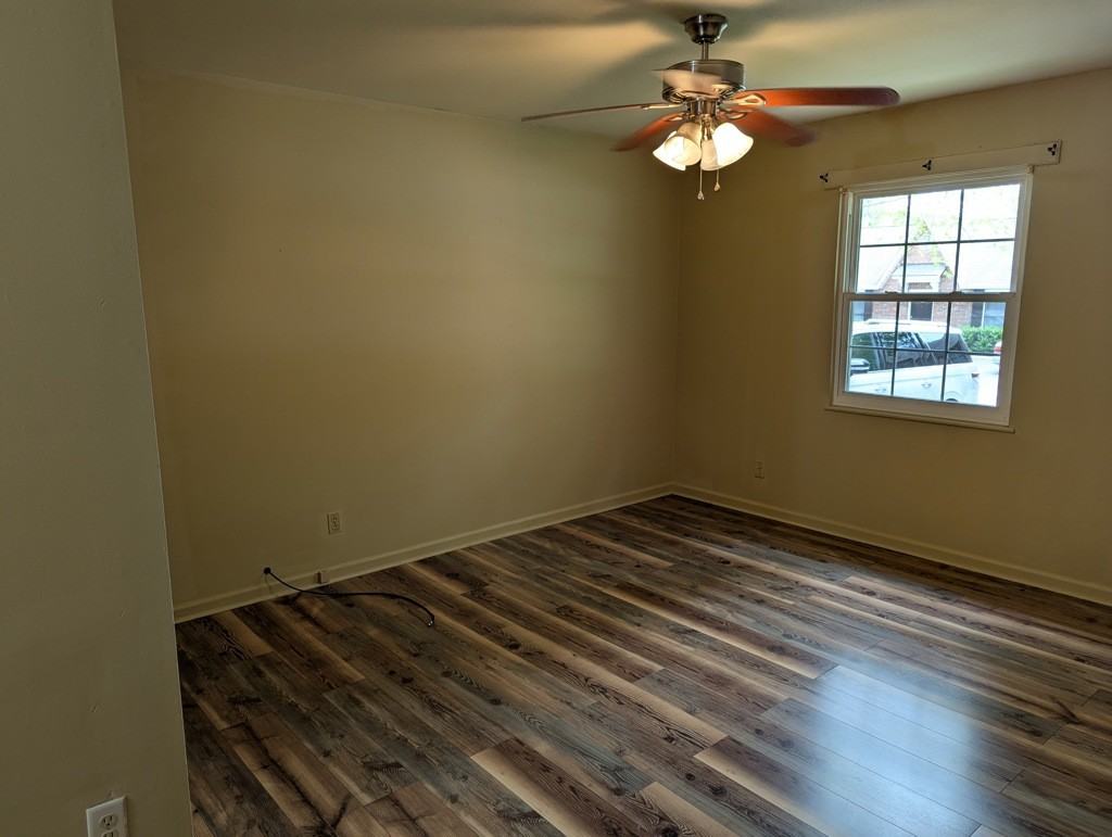 1012 Walton Ln - Photo 6 of 9