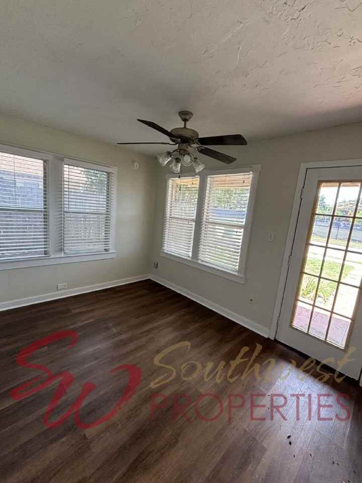 259 S Paddock St - Photo 5 of 9