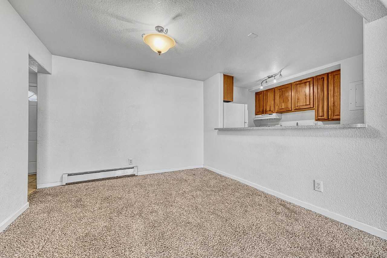 5402 Carr St - Photo 6 of 38