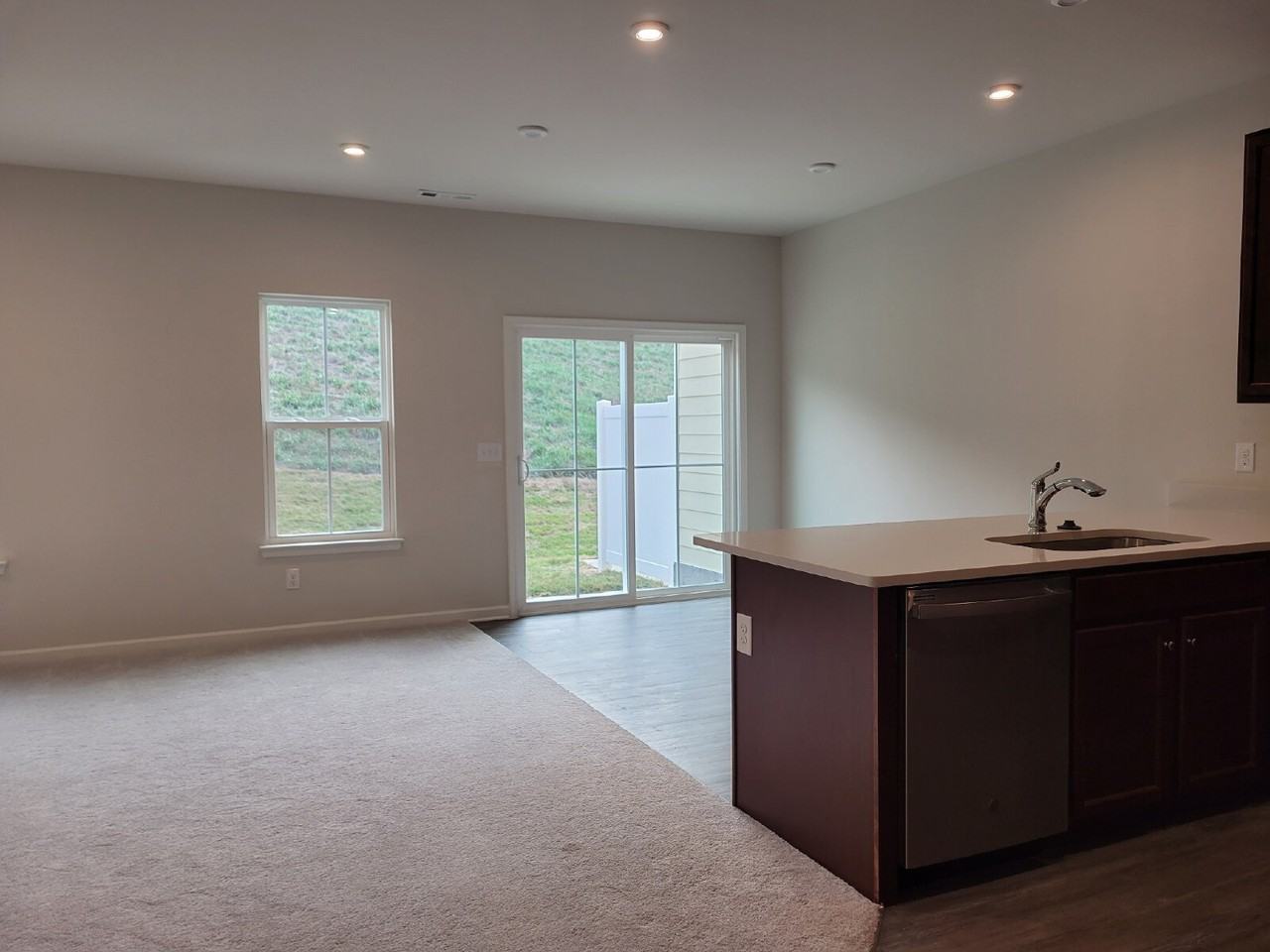 633 Exmoor Dr - Photo 4 of 28