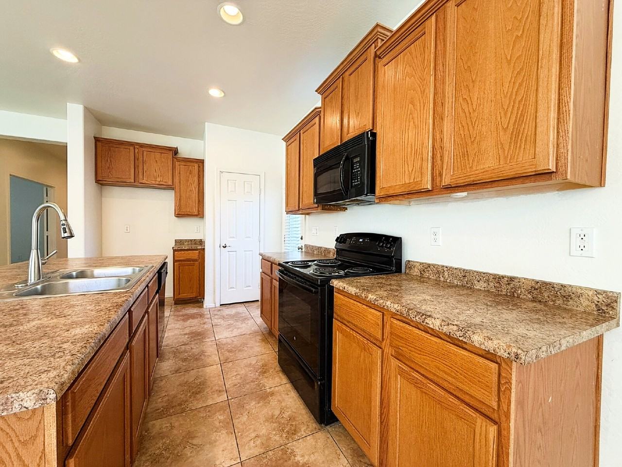 7255 W Palmaire Ave - Photo 7 of 33