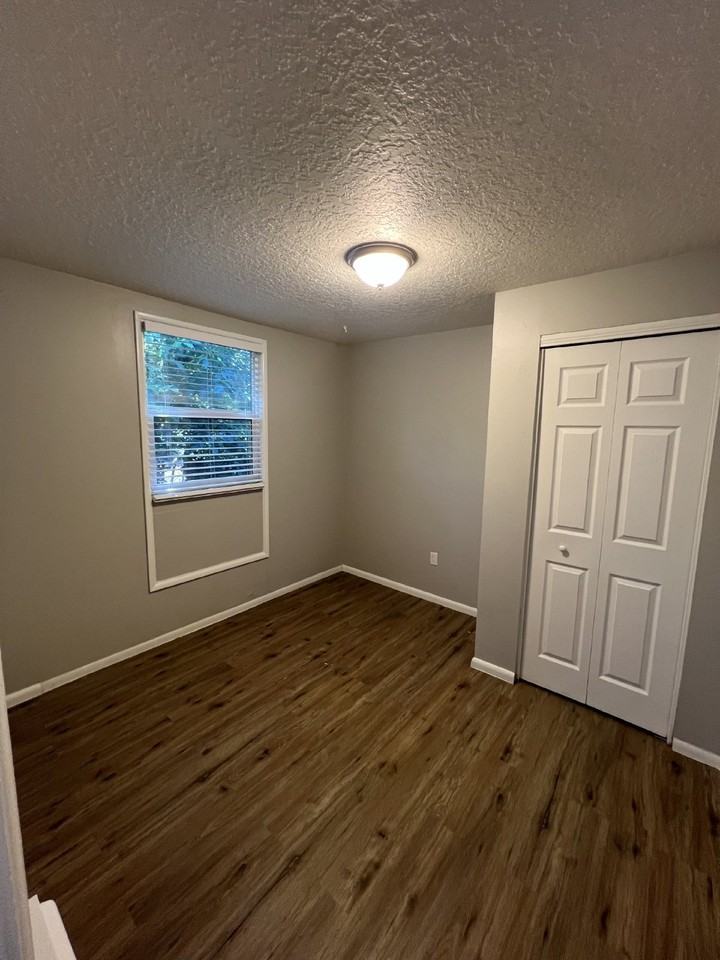 10229 Ne Prescott St - Photo 7 of 7