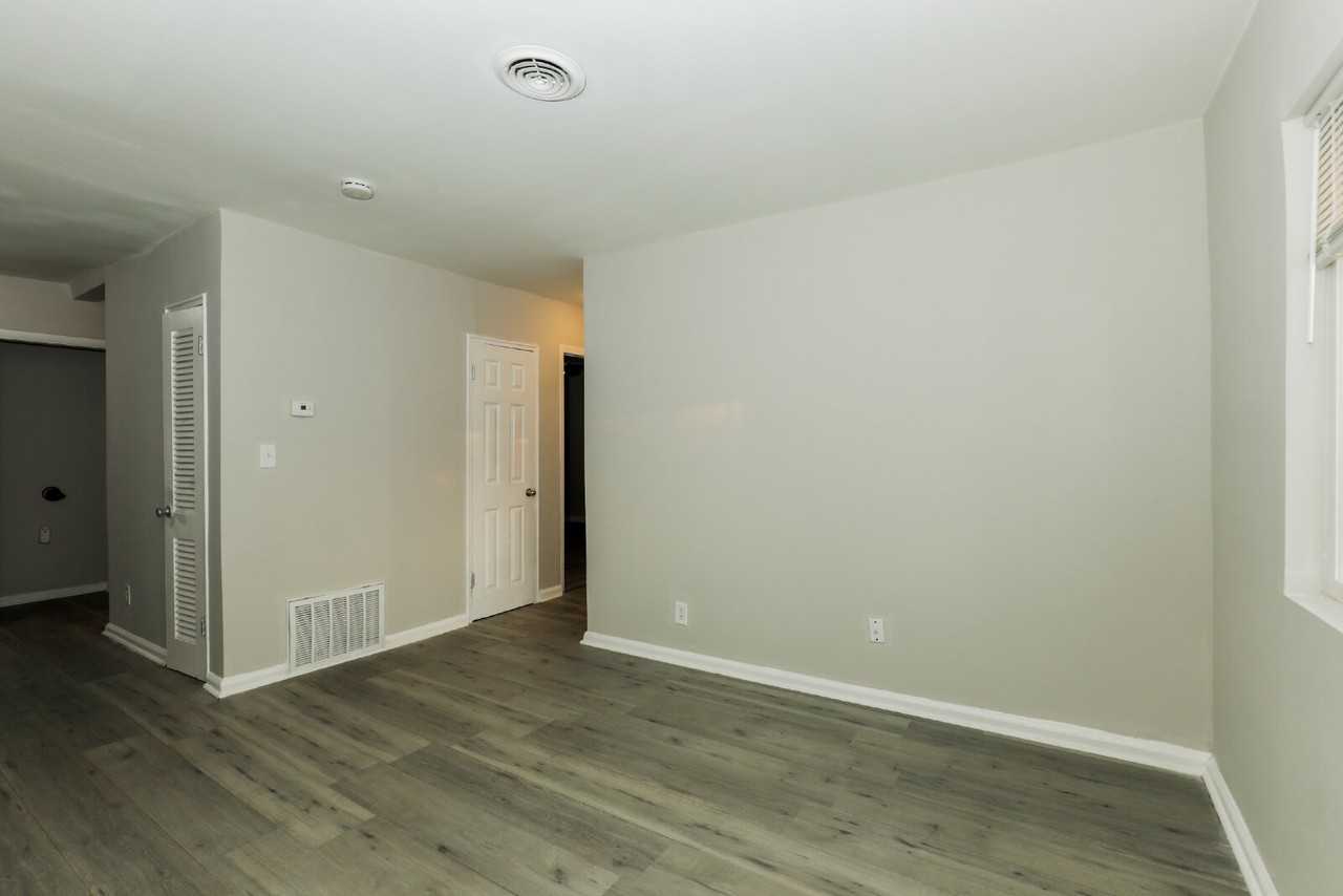 2825 Belvedere Ln Apt 9 - Photo 3 of 14