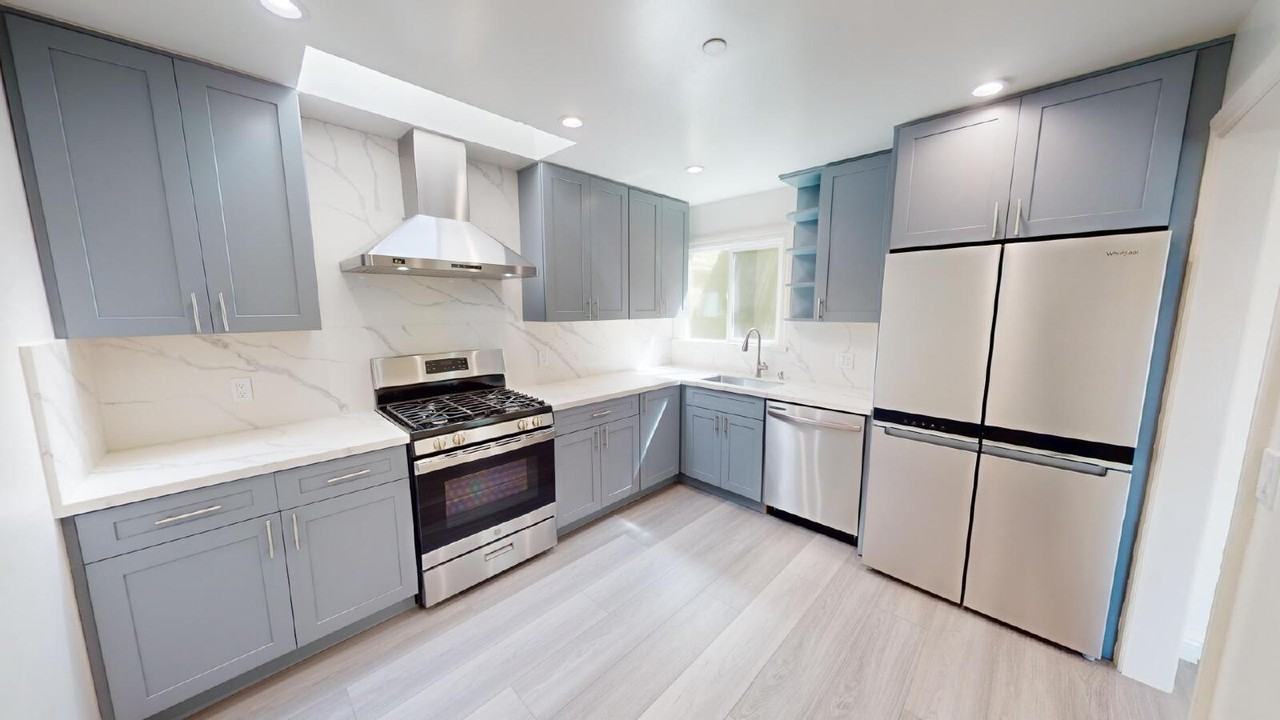 148 Frankfort St - Photo 2 of 50