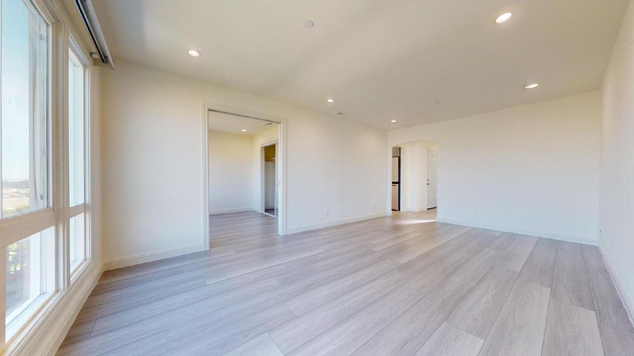 148 Frankfort St - Photo 3 of 50