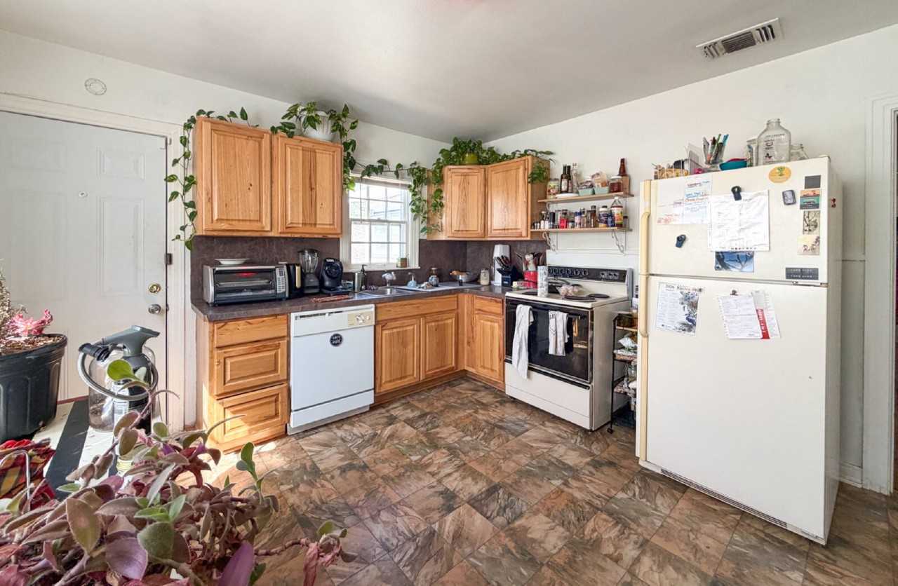 2516 30th St - Photo 4 of 11