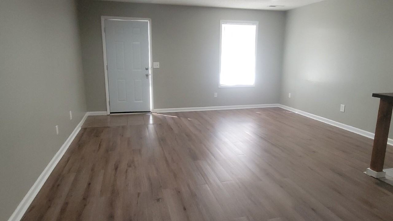 4423 Bonnell Dr Nw Apt A #A - Photo 2 of 7