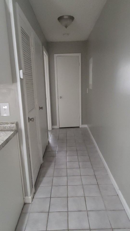 4423 Bonnell Dr Nw Apt A #A - Photo 3 of 7
