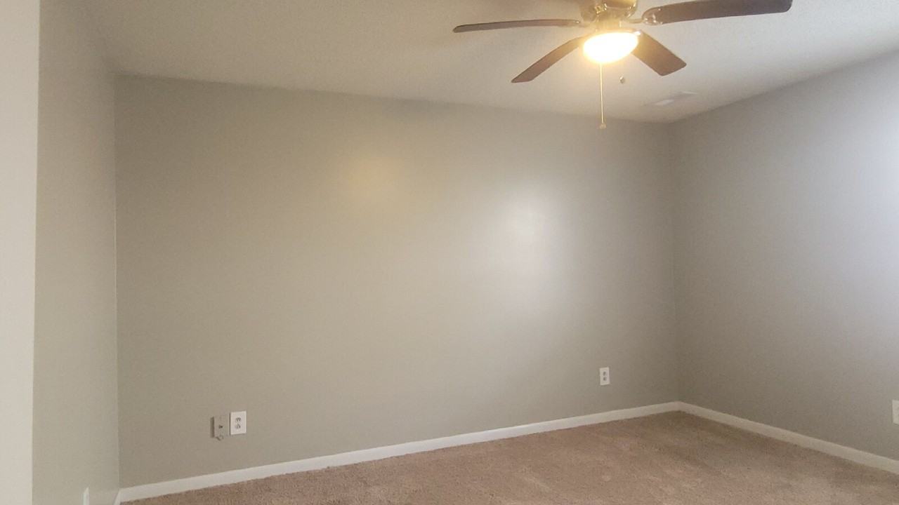 4423 Bonnell Dr Nw Apt A #A - Photo 4 of 7