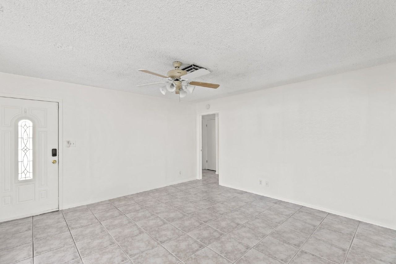 7055 Sylvan Oak Dr - Photo 7 of 33