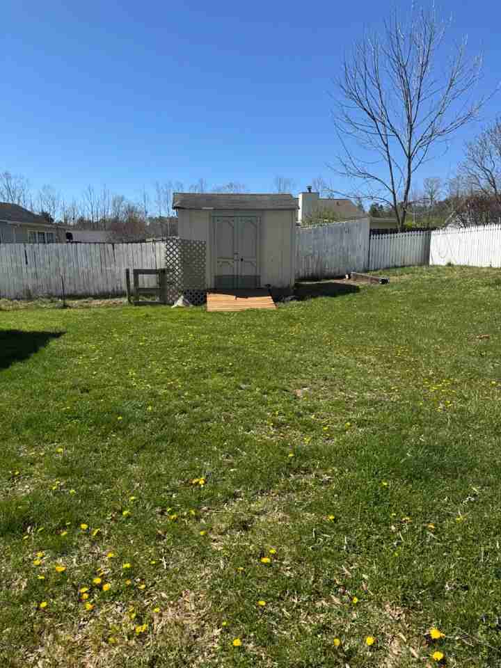 1013 Thorncrest Dr - Photo 5 of 33