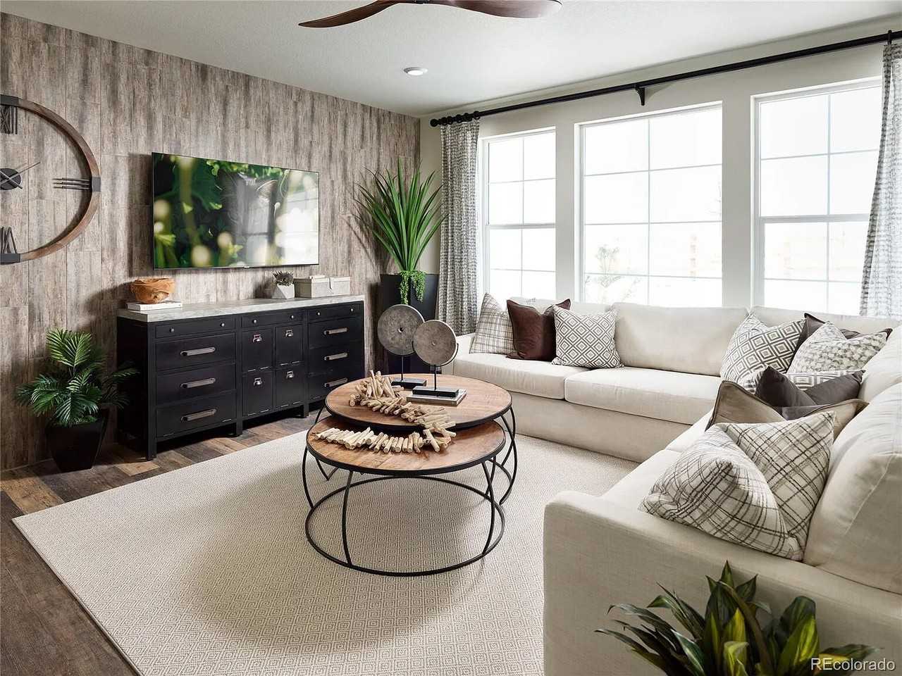 1078 Williams Loop - Photo 2 of 15