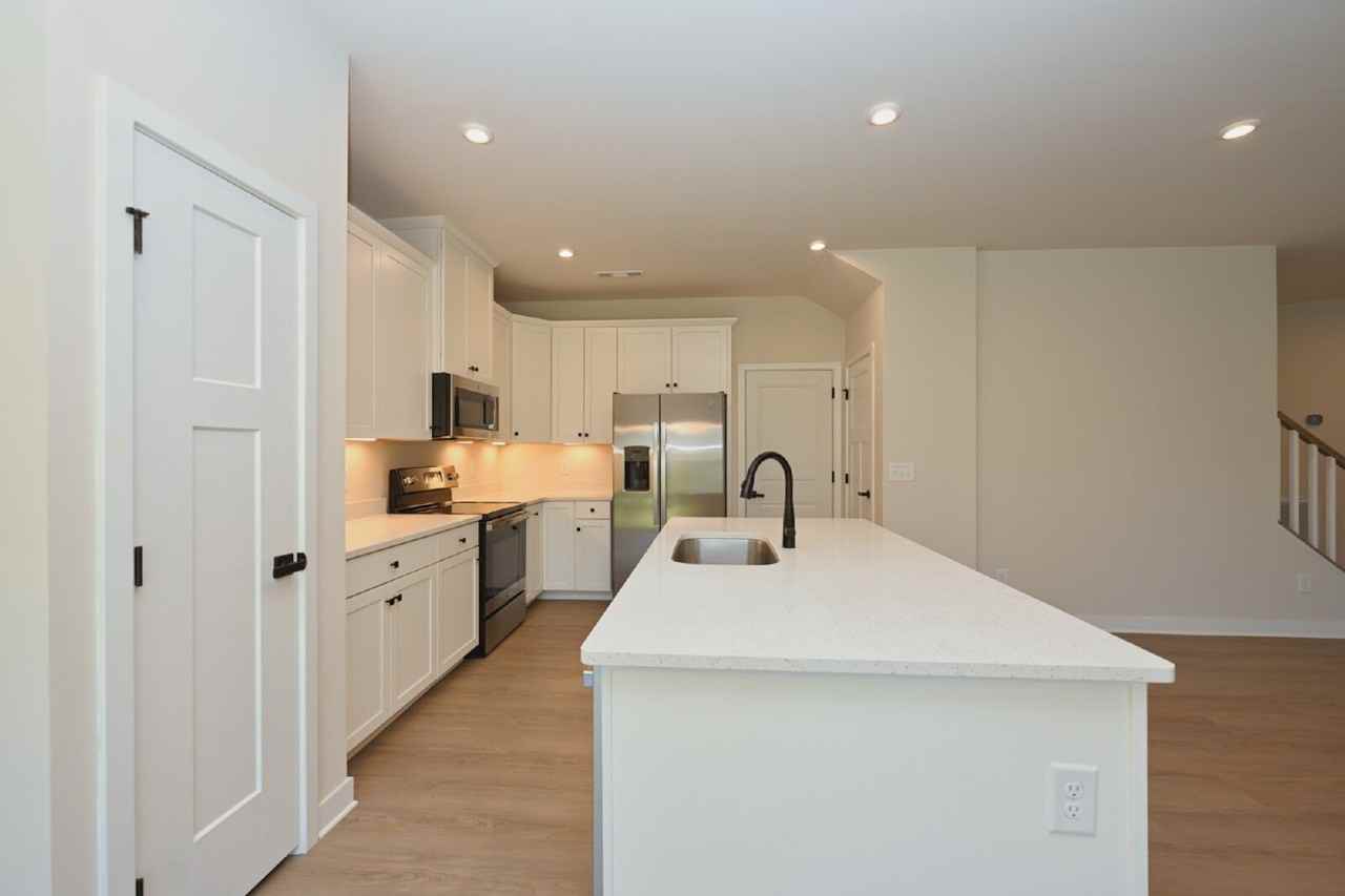 1474 Carderock Springs Dr - Photo 2 of 50