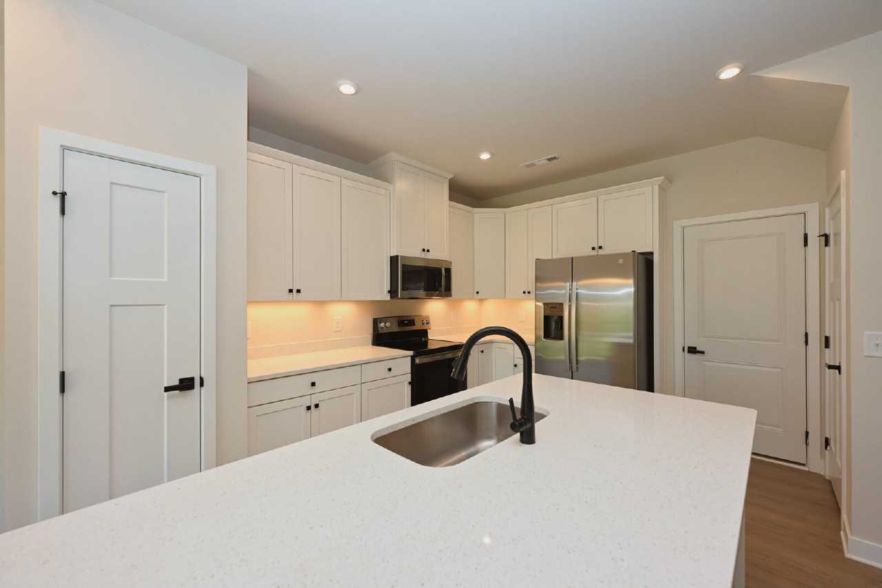 1474 Carderock Springs Dr - Photo 6 of 50