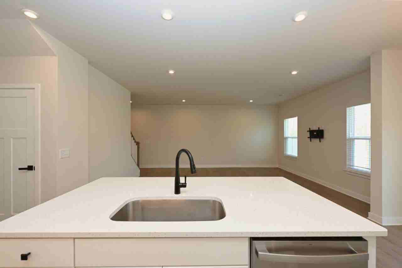 1474 Carderock Springs Dr - Photo 7 of 50