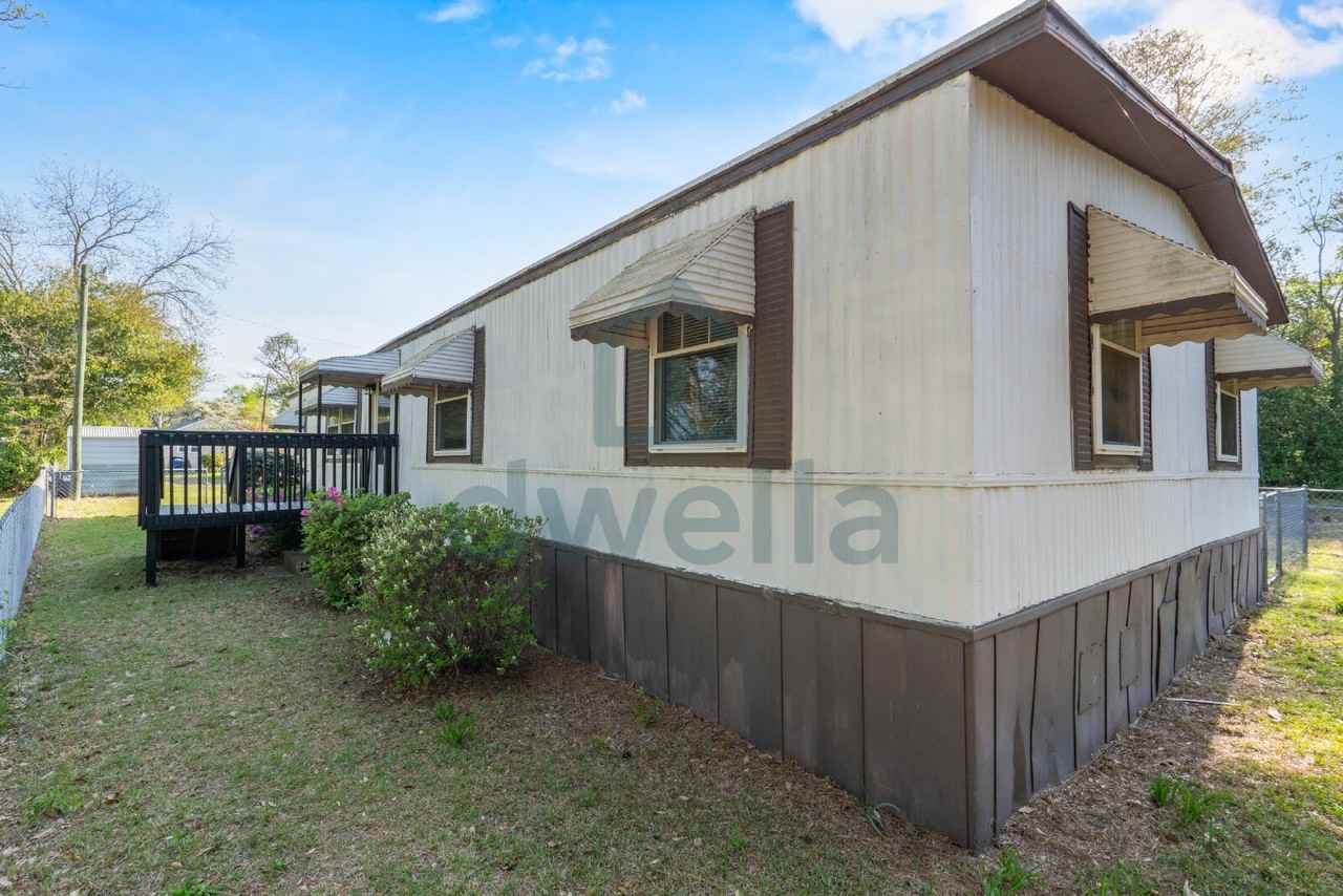 631 1/2 Gibson Rd - Photo 2 of 27